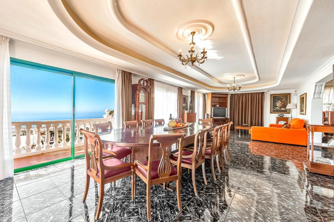 Raquel With Private Pool And Sea View Villa
