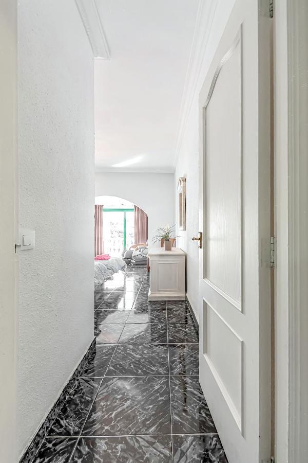 Villa Raquel With Private Pool And Sea View